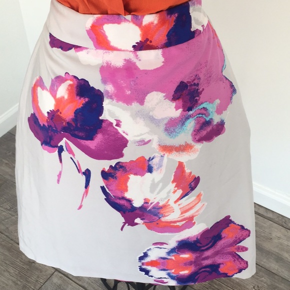 Flowery skirt size 4 - Picture 4 of 8